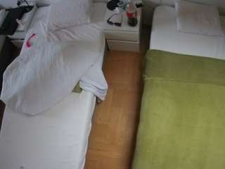 voyeurcam-julmodels-bed-5 webcam model stream image