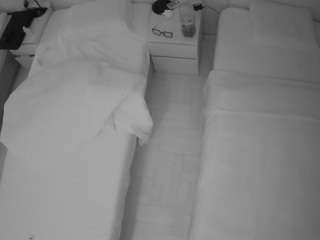 voyeurcam-julmodels-bed-5 webcam model stream image