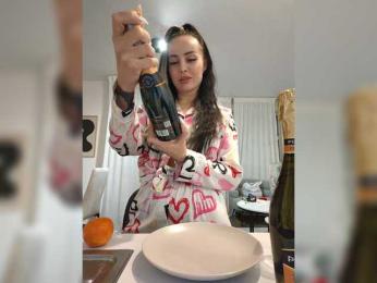 AmaReda webcam bongacams model stream image