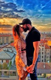 Mo9ne9 webcam model stream image