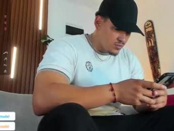 lucasanto_ webcam model stream image