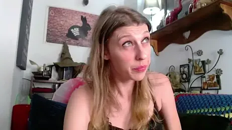 Candy-apple webcam model stream image