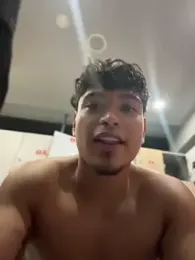 alekzamo webcam stripchat model stream image