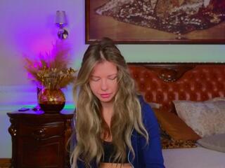 Luna Rishi webcam model stream image