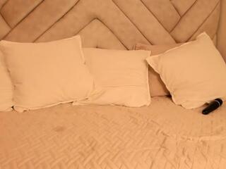 Agatha Rossi webcam model stream image