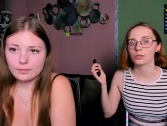 evalora_vei webcam model stream image