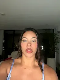 Brunettexio webcam model stream image