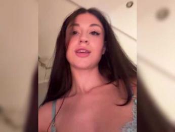 _Meggi_ webcam model stream image