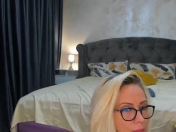 nicepussyfuckk18 webcam chaturbate model stream image