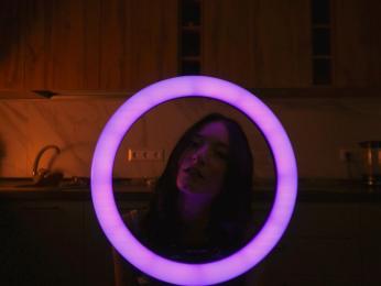 LessyLuiz webcam model stream image