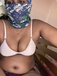 Chn_x_cbe webcam model stream image