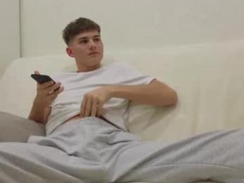 reeves_bae webcam model stream image