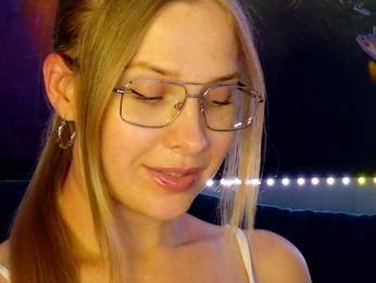 _Vishka_ webcam model stream image