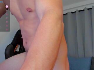 Axel Owen webcam model stream image