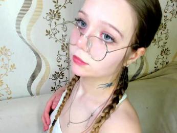 MelMooon webcam model stream image