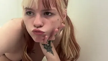 roxxinefox webcam model stream image