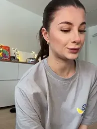 Mia-Minou webcam model stream image