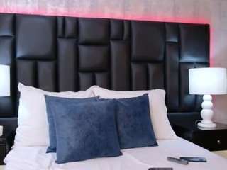 zoewillis webcam model stream image