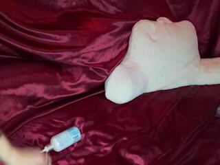 Iris Styles webcam model stream image