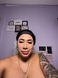 kiim_taaylor webcam stripchat model stream image