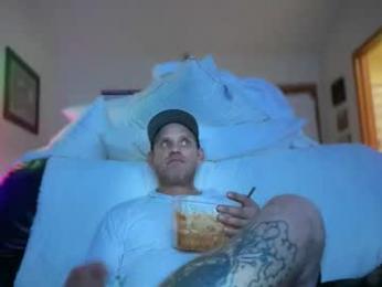 mackincaliallday webcam model stream image