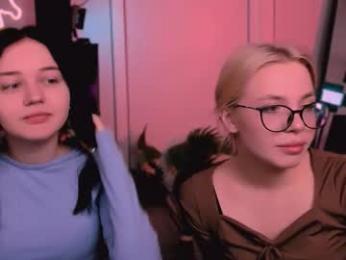 miki_ti webcam model stream image