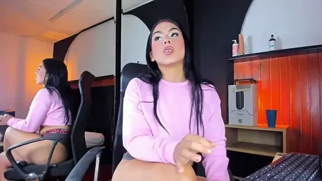 yossi_peach_cute webcam model stream image