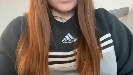 Lucyschickt webcam stripchat model stream image