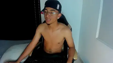 LoganNRose webcam model stream image