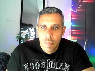 Matthew Fire webcam model stream image