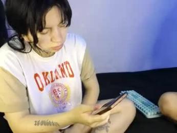 zoee_jhonnyy webcam model stream image