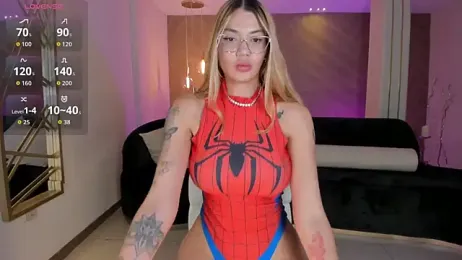 NiaHolland webcam model stream image