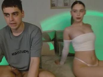 loyliksi webcam model stream image