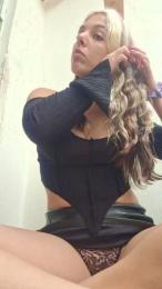 LizzieBlack webcam model stream image