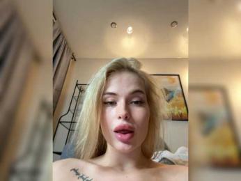 VladaMais webcam bongacams model stream image