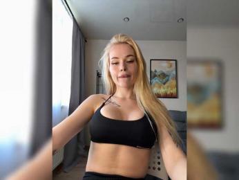 VladaMais webcam model stream image