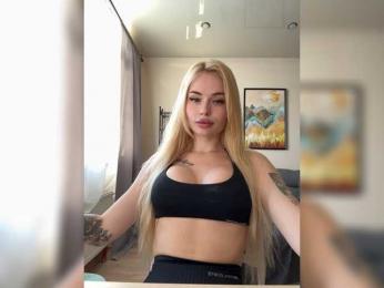 VladaMais webcam model stream image