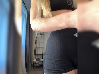 VladaMais webcam model stream image