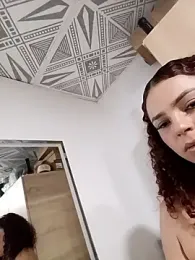 Mommy-Hot webcam model stream image