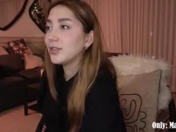 maxine_8 webcam chaturbate model stream image