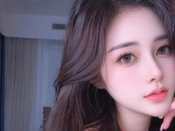 AgelaHui webcam model stream image