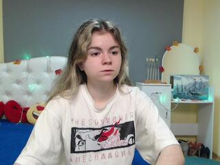 Tina Ryder webcam flirt4free model stream image