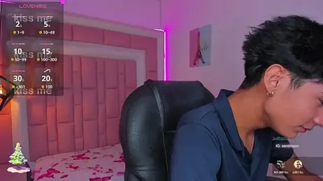 OliverTwinky webcam stripchat model stream image