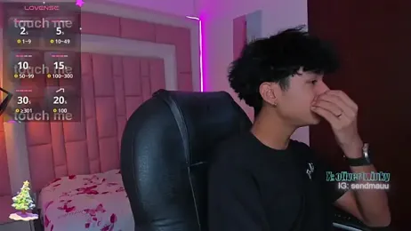 OliverTwinky webcam stripchat model stream image