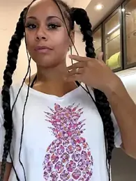 HaileyDiana webcam model stream image