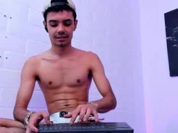 timothe_evans webcam model stream image