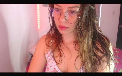 Rebeca_Honey webcam model stream image