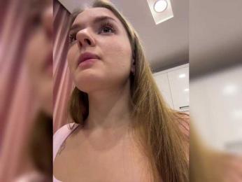 Lunaaaura webcam bongacams model stream image