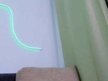 b4by_emilia webcam model stream image