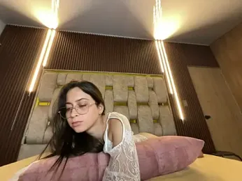 sophie_kimura_ webcam model stream image